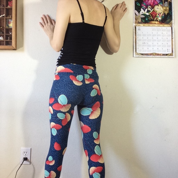 Lularoe Leggings Ginkgo fairy leaf print - Picture 3 of 8